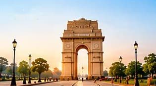 India Gate in Delhi at sunrise